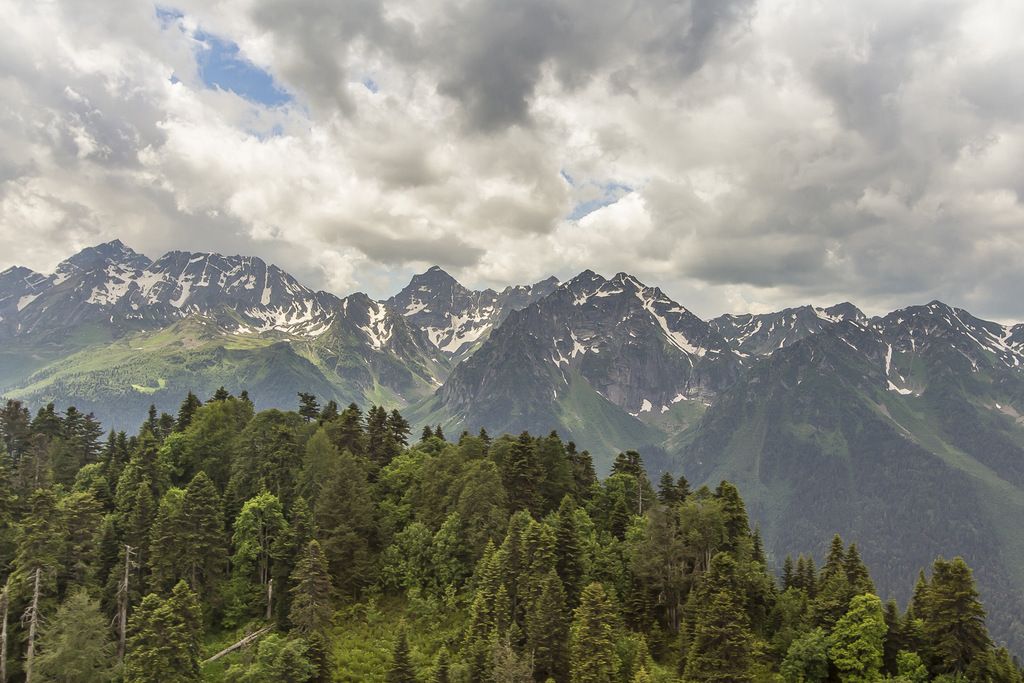 Рачинский хребет